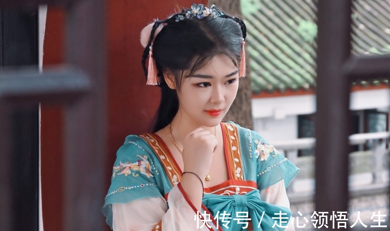 云过@采桑子·词:约会佳期。青竹红枫,莹露入新词