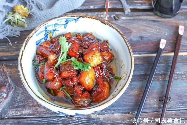 上桌|红烧肉,按黄磊的做法,上桌就被清盘,真好吃!