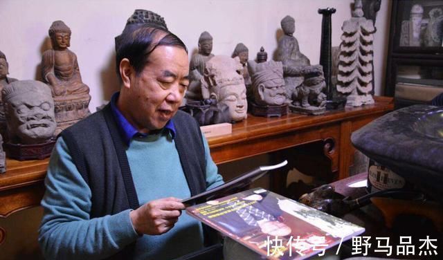 书法家!他写一副对联卖7.8万,网友不看好,专家:看那落款!