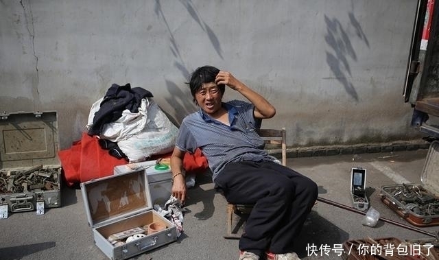 耗时|男子耗时21年从农村收集废品,足足装满30箱,如今价值翻涨