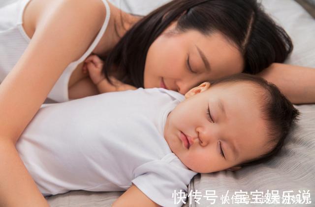 入睡|宝宝为何喜欢被母亲抱着睡培养孩子睡眠好习惯,做好4点很关键