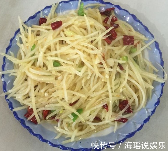 炒土豆丝别只会用白醋和花椒油了，用它炒，土豆丝油亮入味