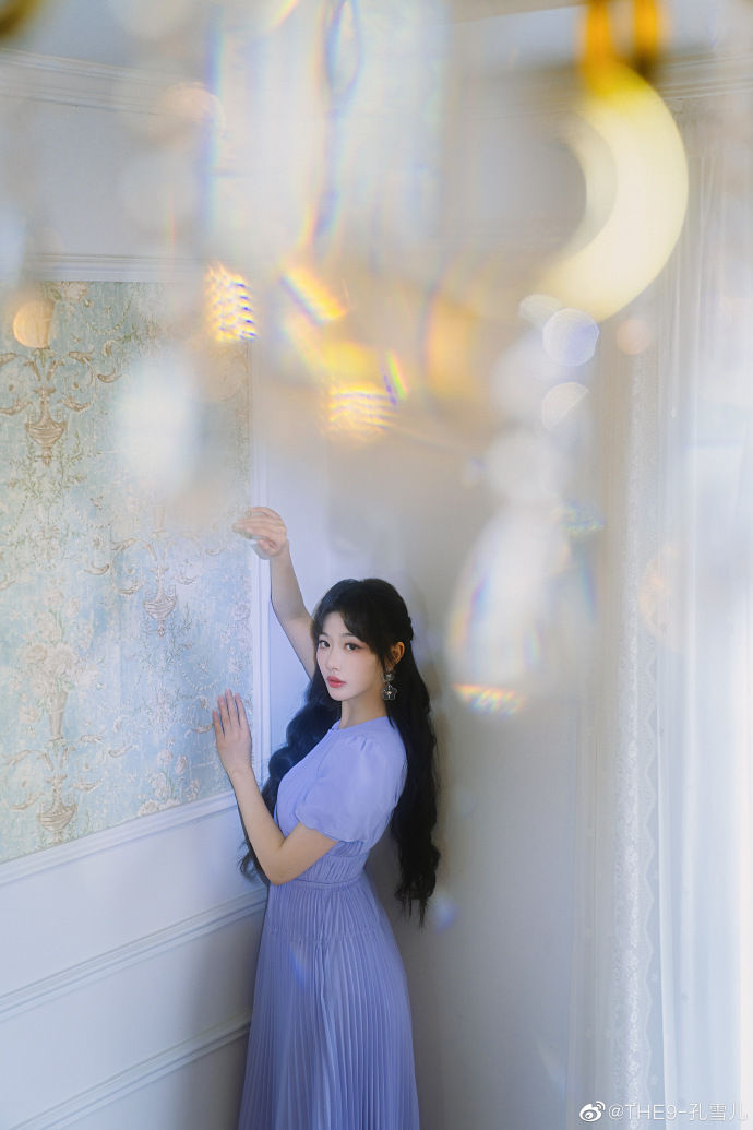 紫色|孔雪儿穿紫色长裙 扎公主头梦幻可爱