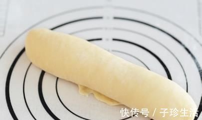 一碗面粉,一包牛奶,掌握这个配方,这款面包的造型也比较简单
