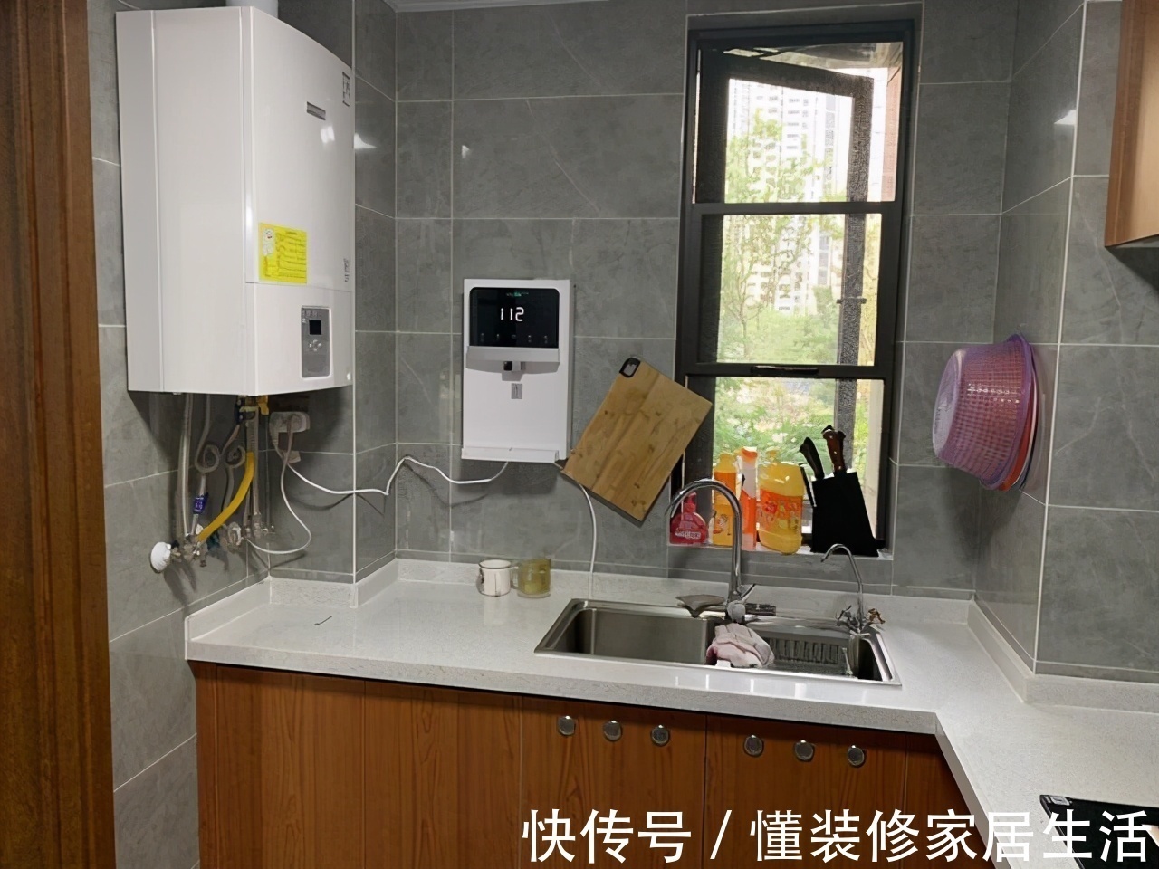 飘窗|简单装修的新房完工,就差软装布置,入户温馨大气,简约风很迷人