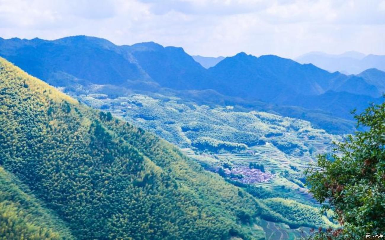 看山看云看梯田，星空诵读南尖岩