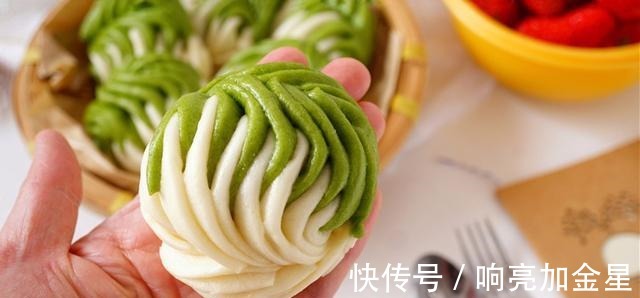 晒晒我家早餐,又香又软营养充足,网友花卷也能怎么惊艳!