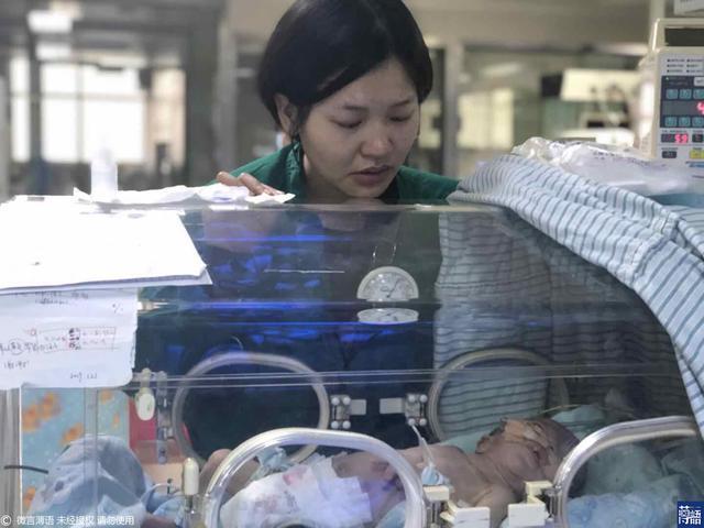 保温箱|泪目!女子求助无门欲拔掉娃的氧气时,孩子突然伸手给她擦眼泪