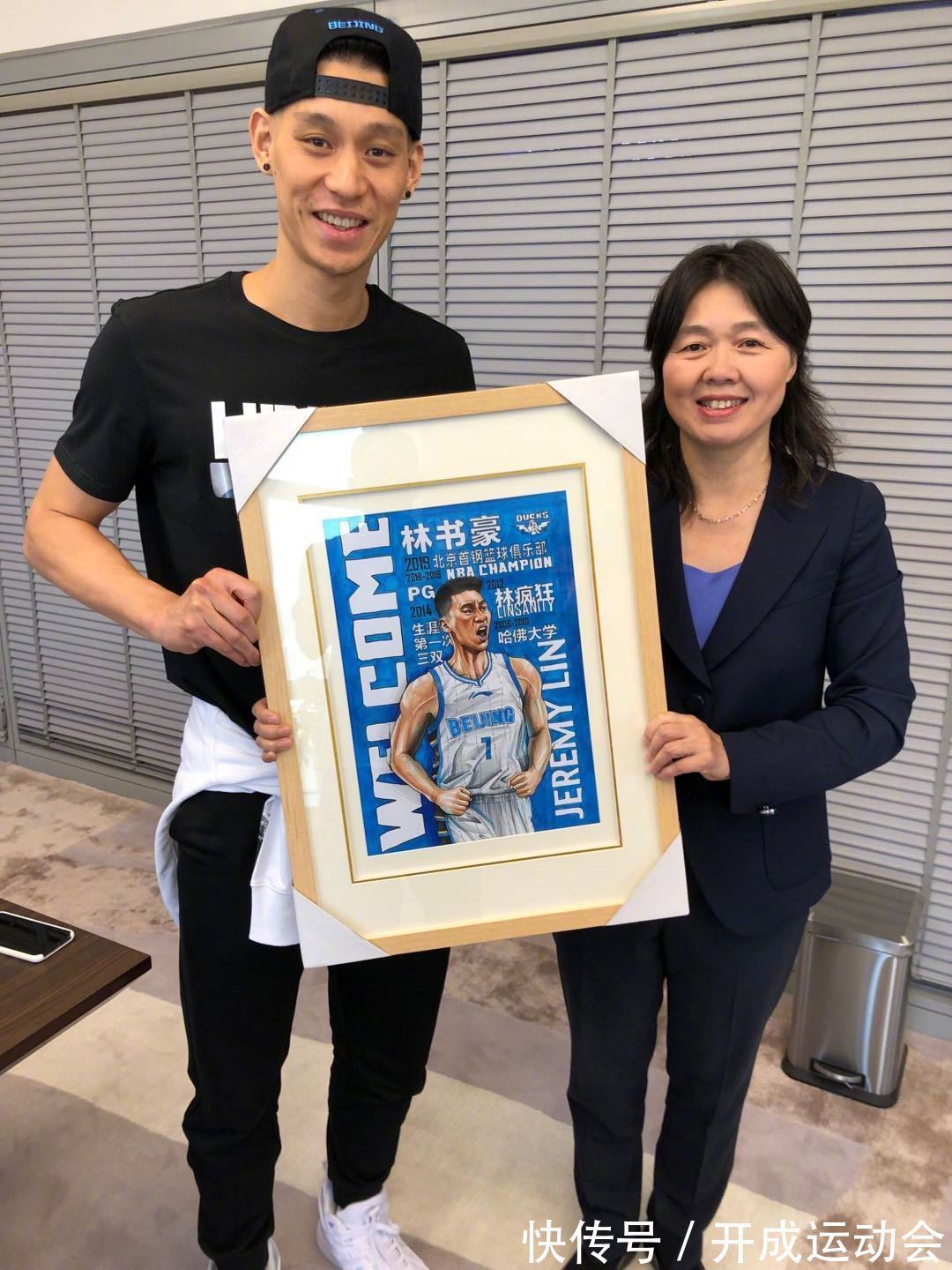 浙江广厦|林书豪场均3次失误,1300万年薪,球迷请秦晓雯裁掉他,启用布朗