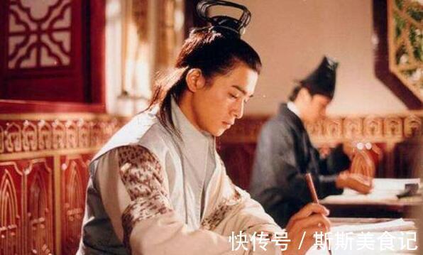 貂蝉！秀才出上联：“抱西施，遇昭君，问貂蝉，想贵妃”，下联很有水平