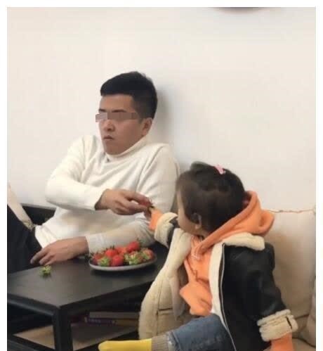 尿不湿|妈妈出差一周,老公报喜说宝宝长了两斤,发来视频一看,哭笑不得