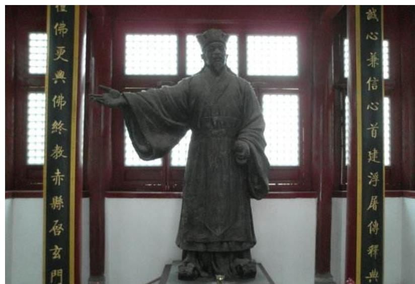 专杀|三国时有一人专杀救命恩人，手段残忍，为何却被后世崇拜？