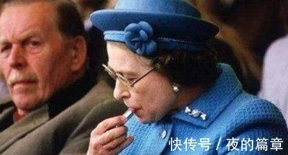 口红 93岁的英国女王超爱美，出门补妆口红色号必须跟服装搭，太精致