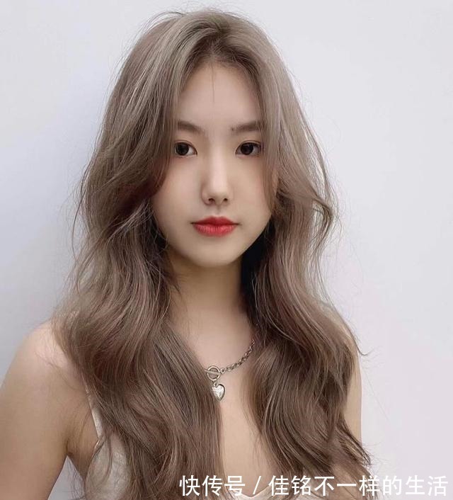 时尚 女发这样做,没想到如此美,是该换一换自己的发型了!