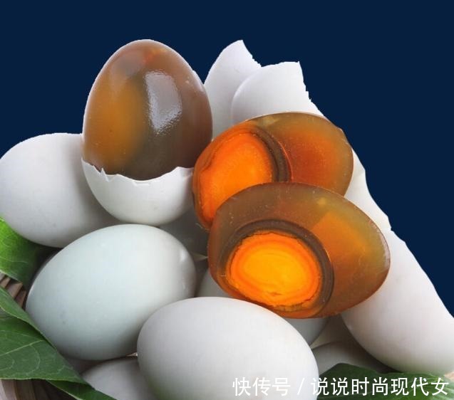 吃皮蛋,需要煮一煮吗很多人搞错,难怪“没味儿”,不懂别乱吃