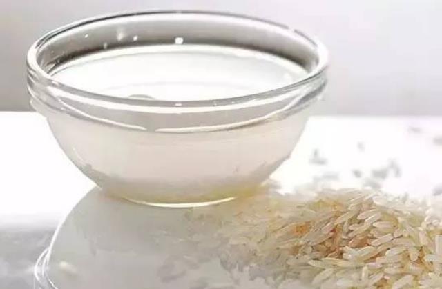 洗脸|每天用淘米水洗脸,现在怎么样了?或许有人不知道淘米水能洗脸