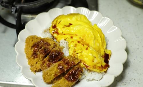  玉米淀粉|职场妈妈做晚餐，营养热乎又简单，晒圈引来无数点赞，照顾家人很用心