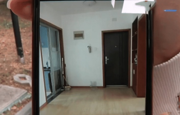 退房|住9年公租房退房后，男子让下任给3万家具费，租客你拿走