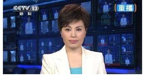 开播前15分钟,李瑞英接到儿子坠楼的消息,可她坚持笑着完成直播