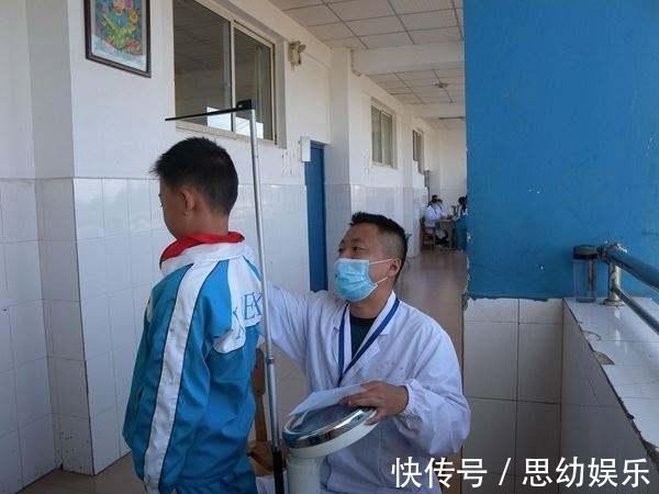 男孩|9岁男孩身高达1米5,宝妈炫耀自己养得好,邻居一句话令他醒悟