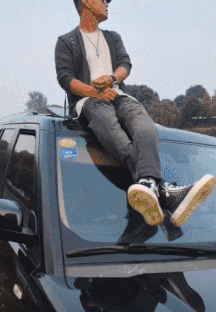 |搞笑趣图：工地搬砖，居然来了一个妹子