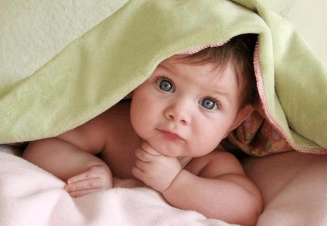 嫌弃|“黑脸宝宝”走红,出生后被全家嫌弃太丑,2个月后却逆袭成“团宠”