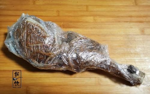  a23|朋友送个大羊腿，看我这样做，家人甩开腮帮子吃，太香了