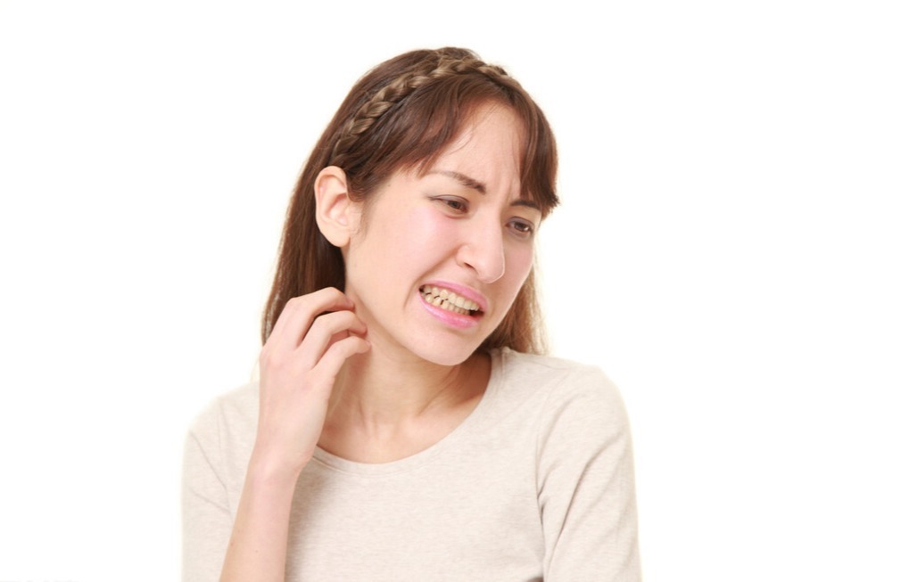 头发染什么颜色,过敏风险最小?做好皮肤测试,才能放心染发