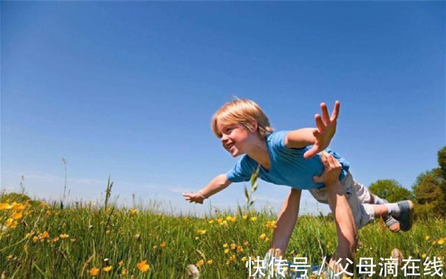 小男孩$10岁男孩随妈妈旅游，一眼找出博物馆的错误，又一个别人家的孩子