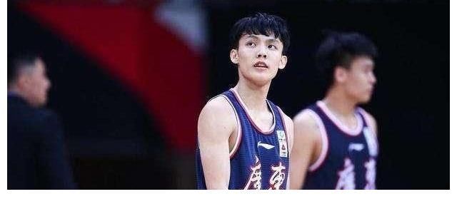 胡明軒|90后00后卷起來(lái)！中國(guó)男籃迎來(lái)后衛(wèi)人才井噴，“最強(qiáng)00后”有5個(gè)