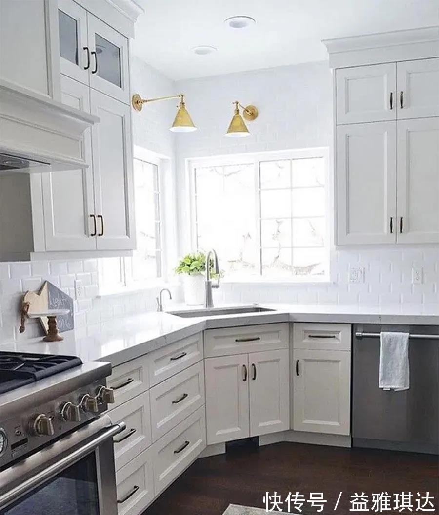 拉篮|厨房拐角位置很鸡肋那是你没用好，学习外国人做储藏室多一间房