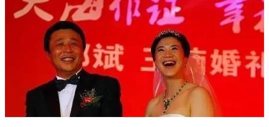 笑笑|王楠巨富老公给儿女发奖状，儿子最佳优秀奖，女儿最佳拼搏奖