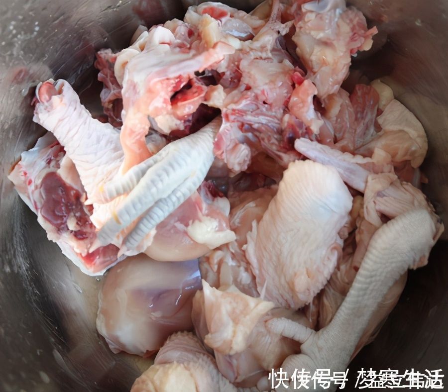 香菇|上了年纪之后,建议女性多吃这菜,营养不比牛奶差,常吃身体棒