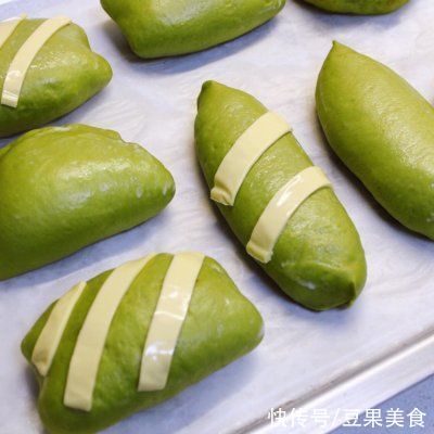 鸡排|#夏日开胃餐#抹茶鸡排肉松面包
