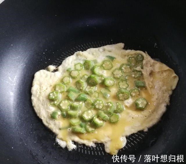 中式汉堡,来一碗玉米糊,早餐OK