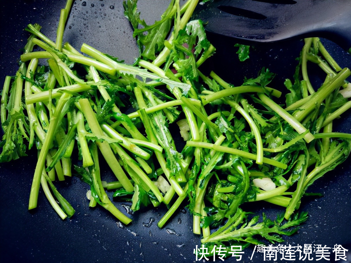 案板|失眠要多吃这道菜，做法简单营养美味，再也不怕睡不着觉了
