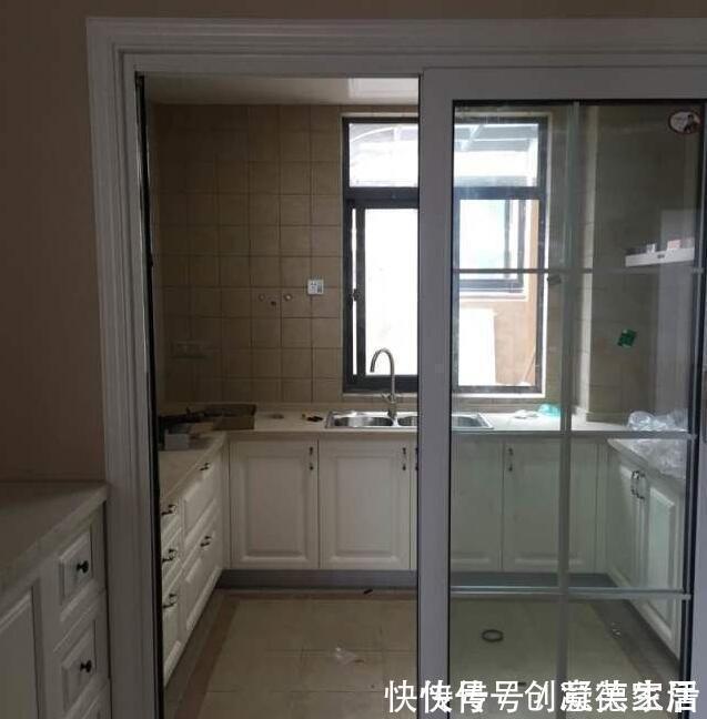 木工|硬装终于完毕,花了30万,简洁大气,木工手打的柜子非常漂亮!