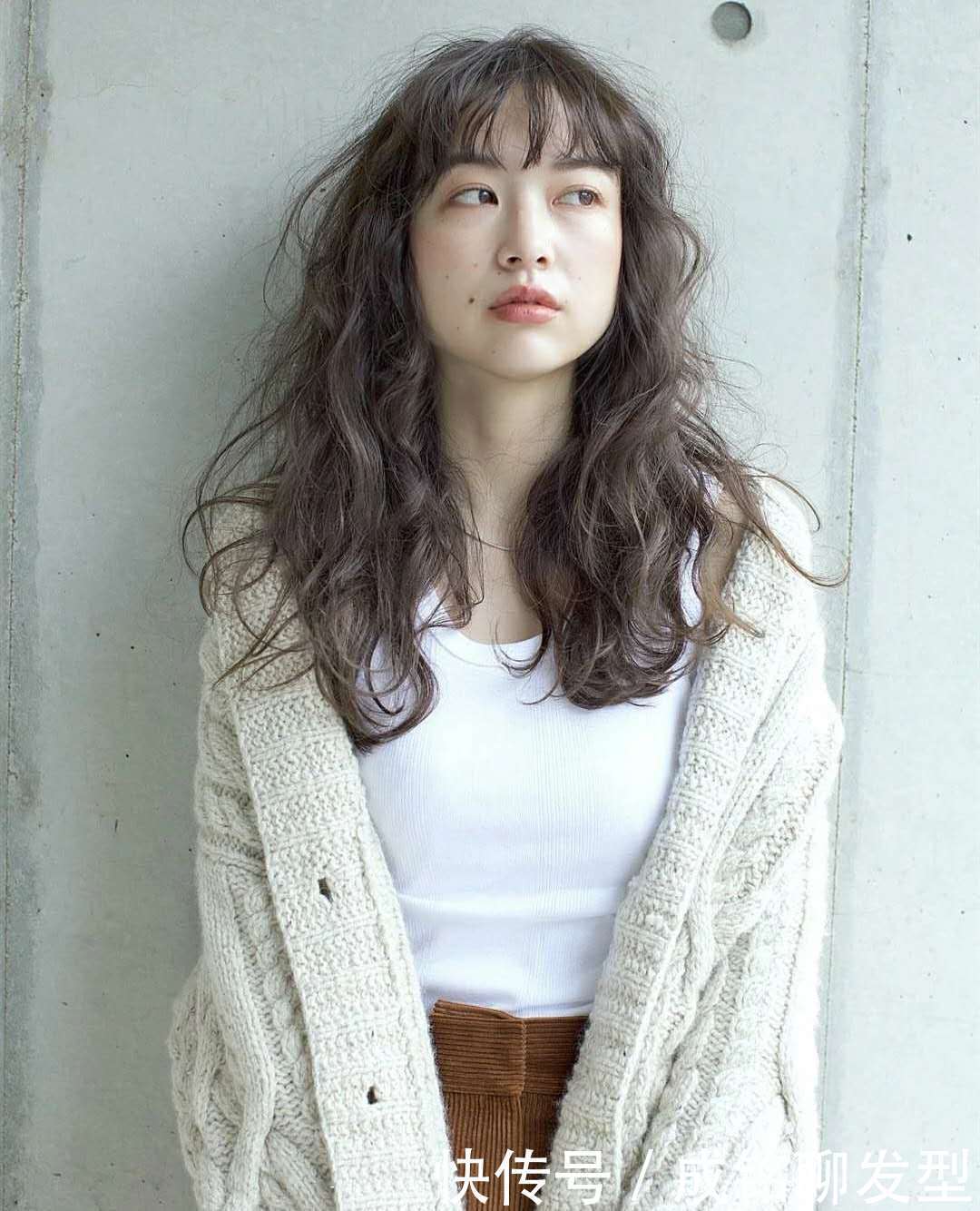 脸圆发量少发质细适合哪种发型呢?短发时尚减龄,蓬松又显发量