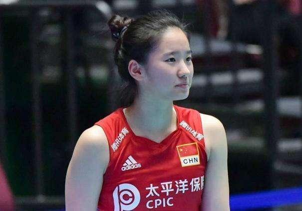 江苏女排|一传成为大漏洞!女排00后自由人弱点暴露,王梦洁依旧不可替代