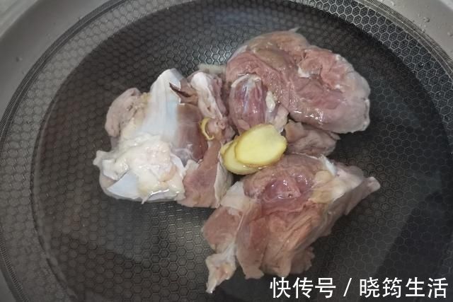 天冷了,吃牛羊肉不如吃它,贵也要舍得买,营养极高,滋补又解馋