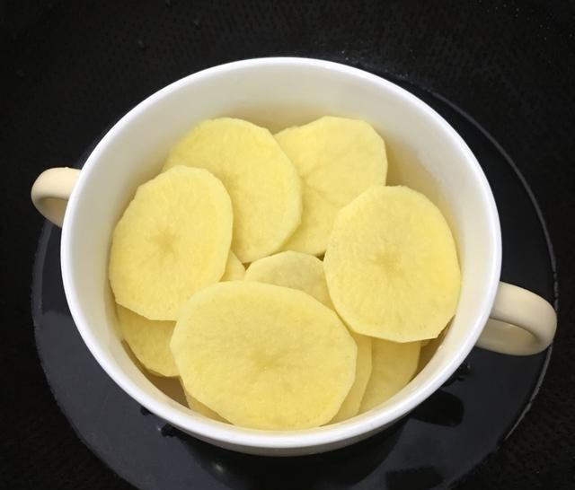 喜欢|自制花式土豆饼,加点玉米淀粉,搅一搅,煎一煎,孩子可喜欢了