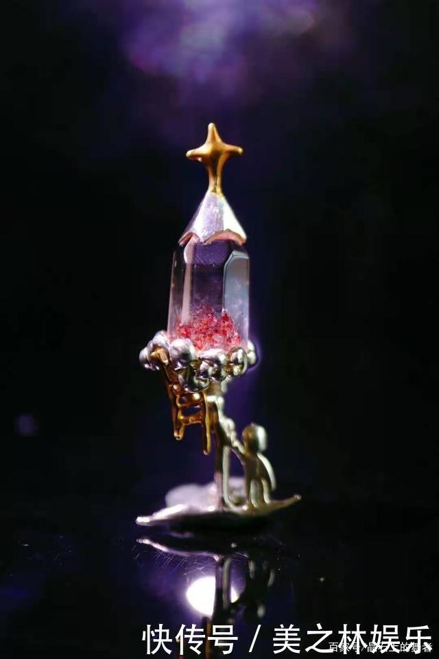 秋冬一款胸针胜过10件大牌珠宝,get胸针的佩戴方式!