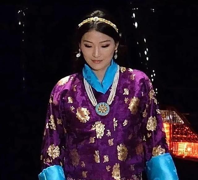 新娘|神秘不丹王室最帅国王迎娶平民新娘，7岁时一见钟情……