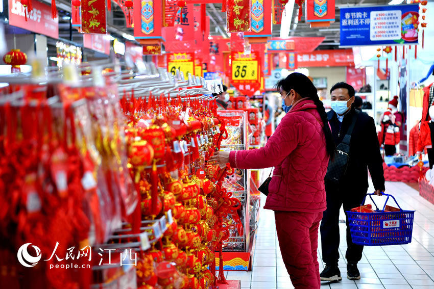 江西南昌：商品足 年味浓