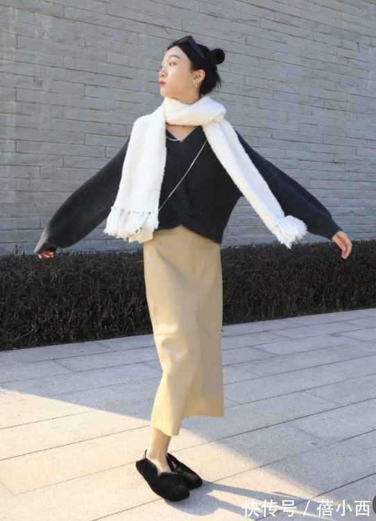 黑白配 普通人想要提升时尚感,学会穿“半身裙”才是关键,告别路人感