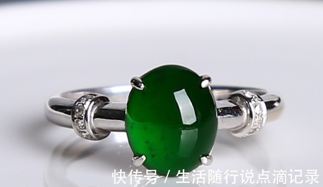 翡翠戒指@购买了翡翠戒指之后,可不是乱戴的,你知道其中的说法吗!