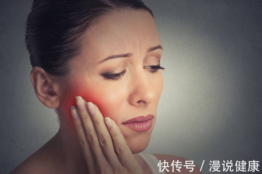 牙齿|突然长出智齿,到底应不应该拔?医生提醒:遇到这种,果断拔!