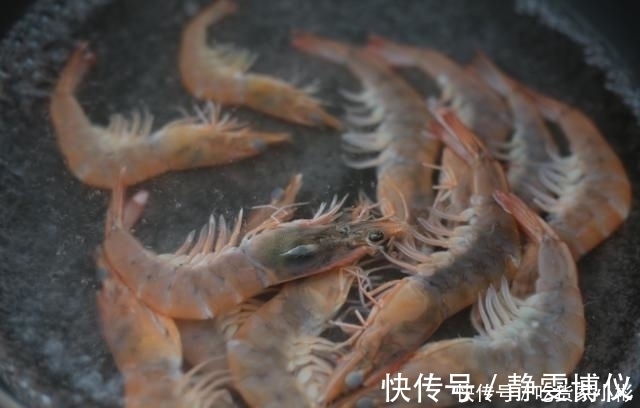 这道菜|水煮虾，到底用冷水还是热水？很多人选错了，难怪腥味重，不好吃