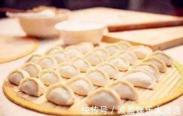 砒霜|生姜、香蕉和苹果,在晚上吃如“毒药”听听营养师怎么说