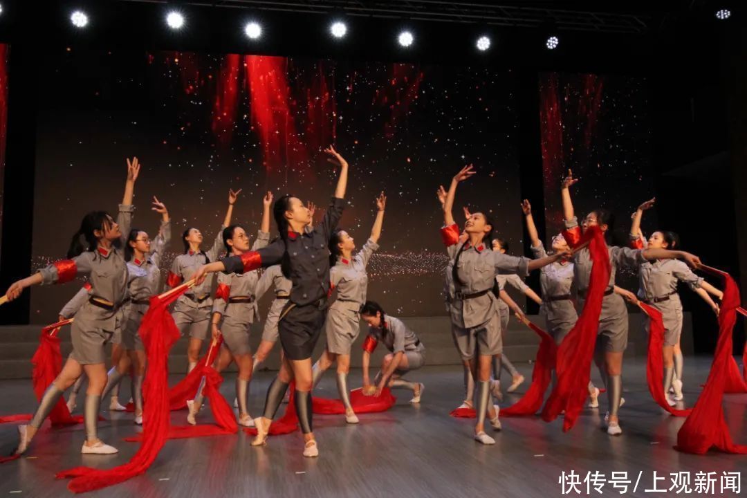 奉贤|“奉贤学子都很了不起！”区委书记庄木弟寄语奉贤少年儿童